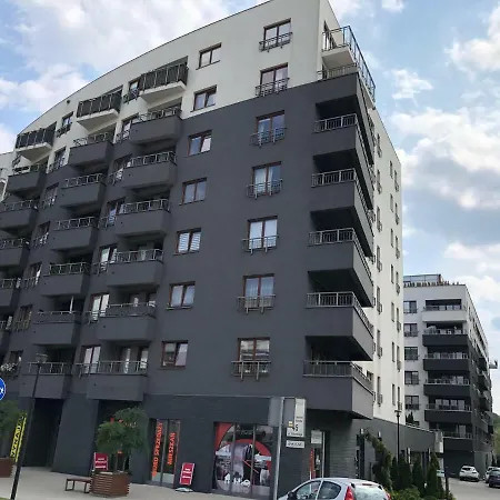 Large In A New With 24/7 Security + 2x Parking Space